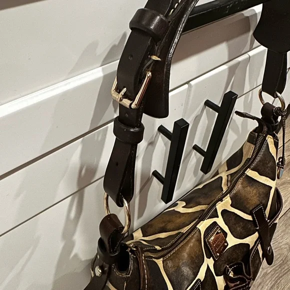 Dooney & Bourke Giraffe Print Shoulder Bag EUC no callouts - Picture 8 of 16